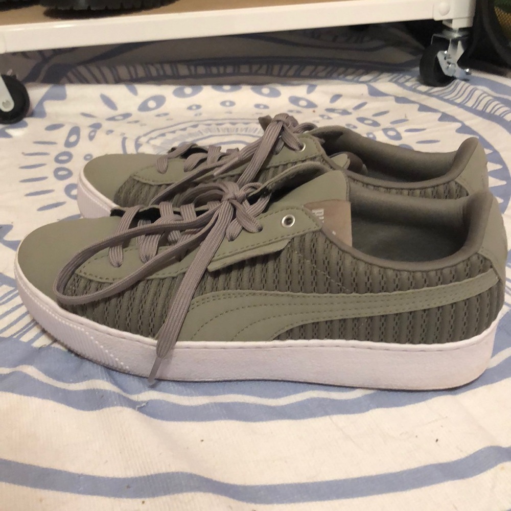 Puma sneakers !